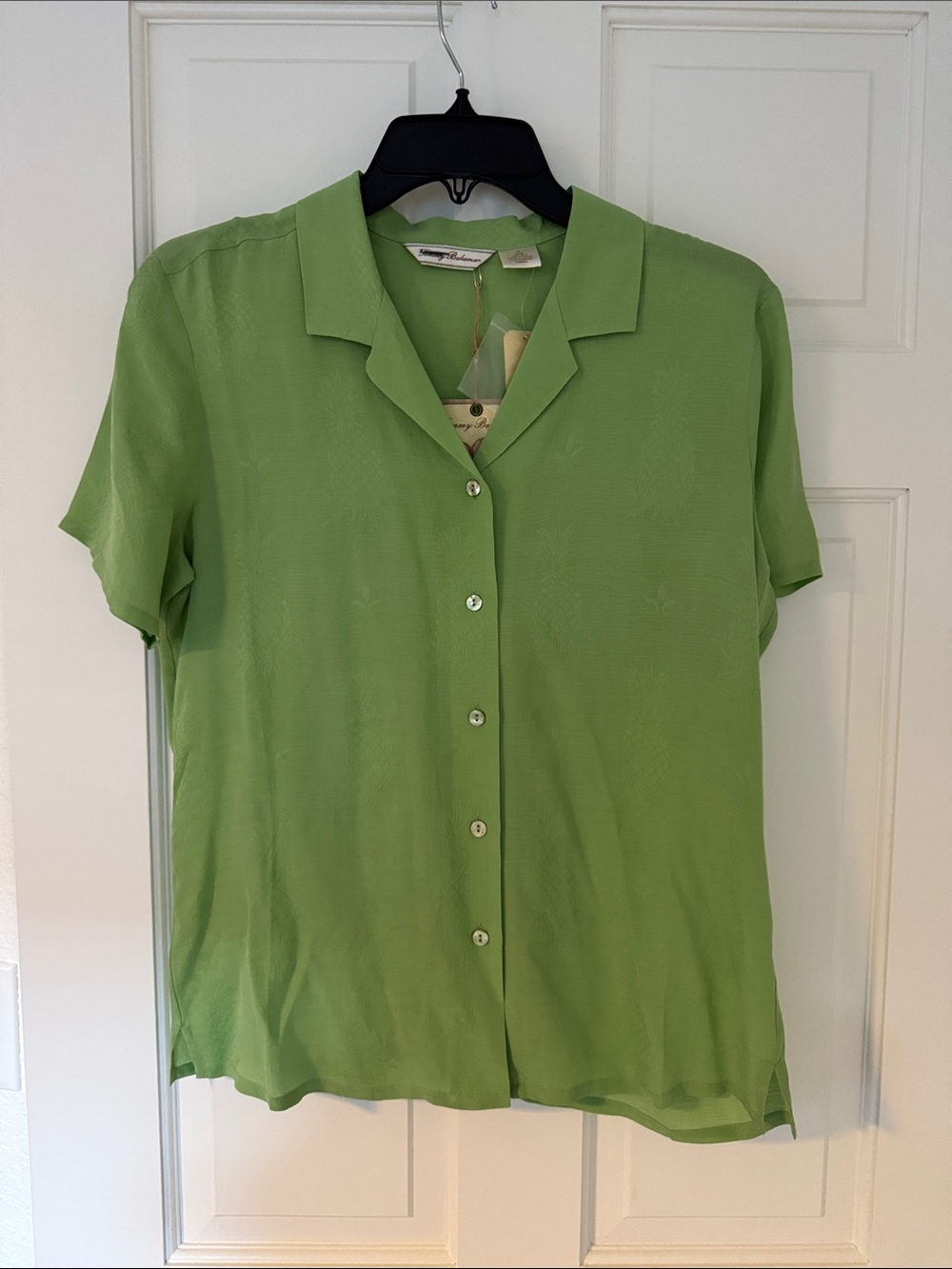 Tommy Bahama Green Short-Sleeve Button-Down Blouse